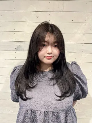 ロング カラー LUNON fieju所属・松本 沙城のヘアスタイル