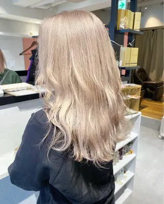 ミディアム デザイン🥇複雑履歴 ハイトーン特化のヘアスタイル