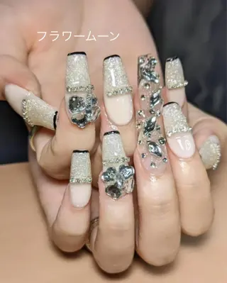 ネイル フラワー ムーンのネイルデザイン