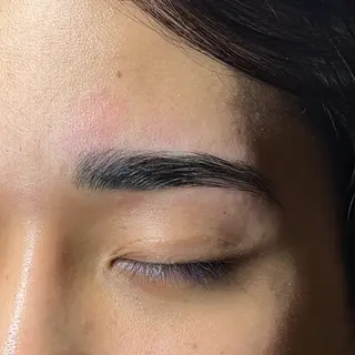 メンズ アイブロウ 𝐫𝐚𝐢 𝐧𝐚𝐢𝐥の眉毛・アイブロウイメージ