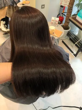 カラー レイヤー/顔まわり カット/地毛風カラーのヘアスタイル