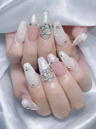 ネイル LEELA NAIL STUDIO所属・LEELA NAIL STUDIOのネイルデザイン