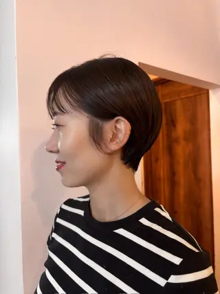 ショート ウシロダ メグミのヘアスタイル