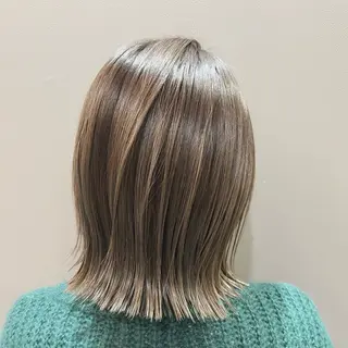 ショート カラー 中村 ひなたのヘアスタイル