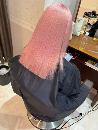 セミロング フルリール所属・フルリール/中庄/ ハイトーン/縮毛矯正のヘアスタイル