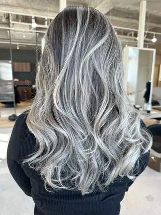 ロング カラー 井上 一平のヘアスタイル