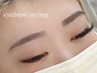 アイブロウ エサージュ北千住店所属・ecarg北千住店／ RIROA💖のマツエク・マツパデザイン