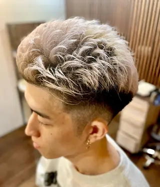 ショート カラー RAK所属・児玉 進之助のヘアスタイル