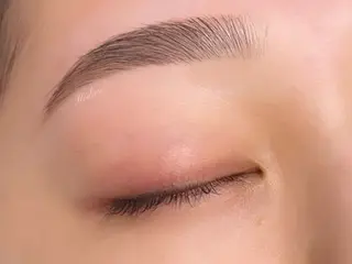 アイブロウ Ridive Minamiのマツエク・マツパデザイン