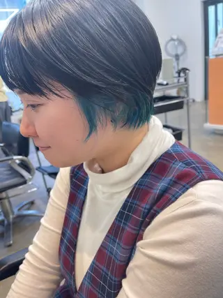 ショート カラー pole/apartment所属・💓パーマ，💗 レイヤーカットのヘアスタイル