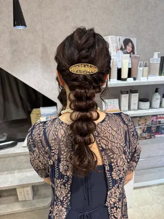 ヘアアレンジ Rio/ヘアセット/ ハイトーンカラーのヘアスタイル