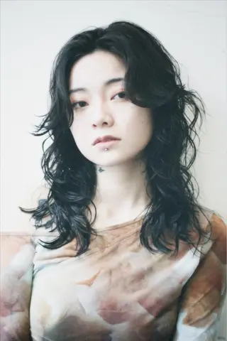 ミディアム パーマ レイヤーカット/艶髪 ✨💭KIRARIのヘアスタイル