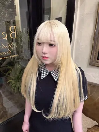 ロング カラー りく　レイヤーカット ケアブリーチのヘアスタイル