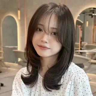 ロング カラー 髪質改善|透明 感カラー🩵レイヤーのヘアスタイル