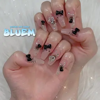 ネイル BLUEM なな🐶のネイルデザイン