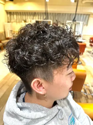 パーマ メンズ 岡本 葵のヘアスタイル