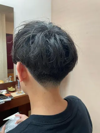 ショート メンズ ルキ🌈ブリーチカラ ー&メンズパーマ🦄のヘアスタイル