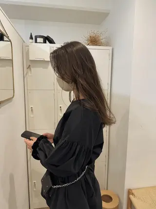 ロング カラー 梅田／ベージュ レイヤー／ヌマタのヘアスタイル