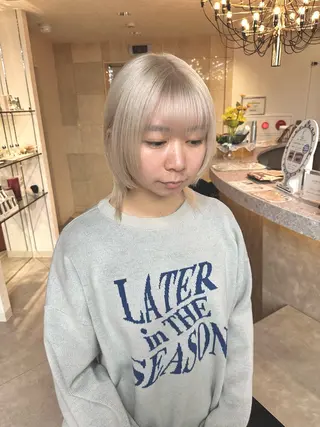 ミディアム カラー ウルフとハイトーン みっちー✂️のヘアスタイル