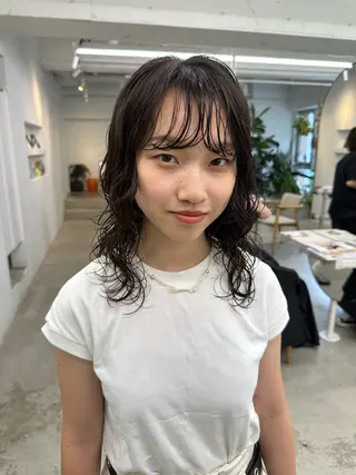 ミディアム パーマ 岩戸 新のヘアスタイル