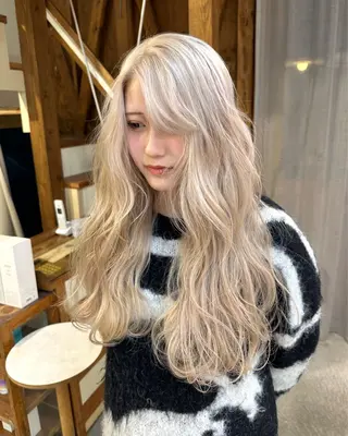 ロング ササキカズマ〻透明感 〻色落ち〻赤み消しのヘアスタイル