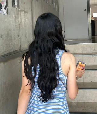 カラー 根本 琴子のヘアスタイル