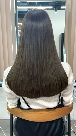 カラー 艶カラー／レイヤー／ 髪質改善／Kanonのヘアスタイル