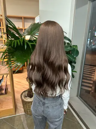 ロング カラー 岡山 紗里奈のヘアスタイル