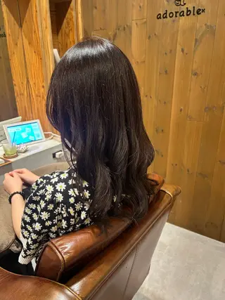 カラー adorable 樋口円のヘアスタイル