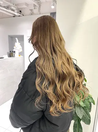 ロング カラー ケアブリーチ 若杉圭大のヘアスタイル