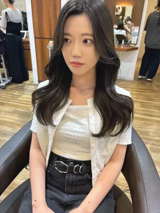 ロング カラー レイヤーカット /透明感/千葉怜寿のヘアスタイル