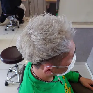 カラー メンズ ショート F.hair salon所属・ハイトーン×髪質改善 🌈しゅんだい🌈のヘアスタイル
