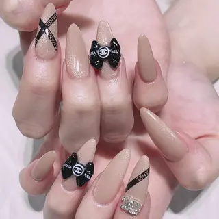 ネイル Queens テイのネイルデザイン