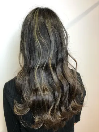 ロング カラー 青野 文香のヘアスタイル