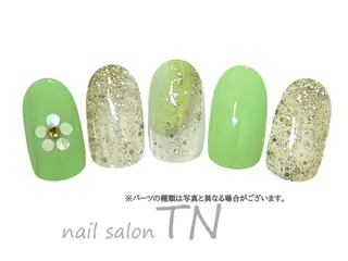 ネイル 矢川 まどかのネイルデザイン