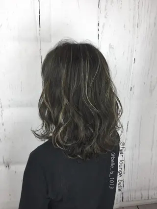 ミディアム 韓国レイヤー外国人風 透明感カラー髪質改善のヘアスタイル