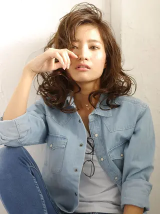 セミロング カラー パーマ 黒川 真実のヘアスタイル