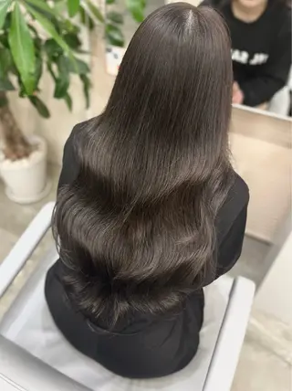ロング 谷 ほのかのヘアスタイル