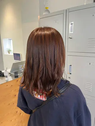 ミディアム サワダ ミナミのヘアスタイル