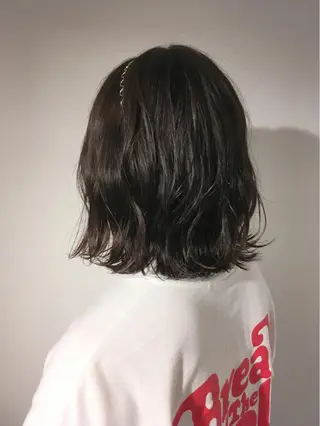 ミディアム ヨナイ チヒロのヘアスタイル