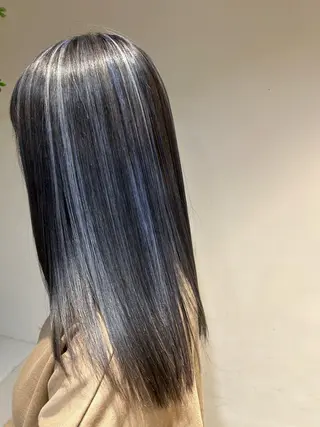 セミロング カラー ヘアアレンジ Moana by HEADLIGHT所属・tomoka/ デザインカラー🌺のヘアスタイル