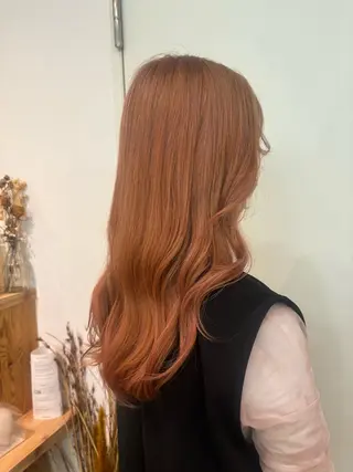 ロング カラー 室谷 ゆりあのヘアスタイル