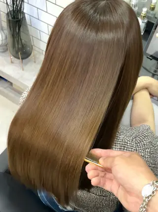 セミロング ANDO HIKARIのヘアスタイル