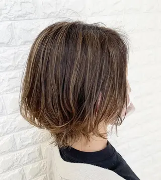 ショート カラー 福森 みずきのヘアスタイル