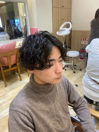 ミディアム パーマ メンズ 新宿メンズパーマ ヨモギダのヘアスタイル
