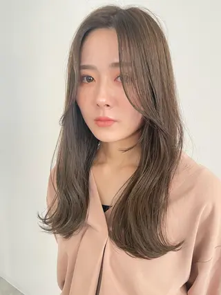 セミロング 髪質改善ストレー ト指名NO.1林駿希のヘアスタイル