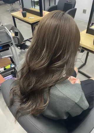 ロング パーマ 髪質改善/縮毛矯正/ ブリーチ/荊尾のヘアスタイル