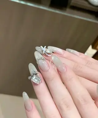 ネイル T. Leeのネイルデザイン