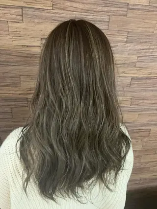 ロング 有坂 里恵のヘアスタイル