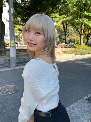 ミディアム カラー inq sakae所属・りん🌷︎名古屋 ブリーチカラーのヘアスタイル